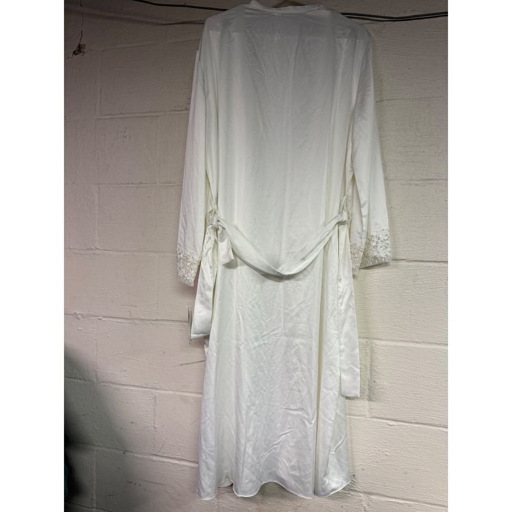 Flora Nikrooz White Satin Long Robe Floral Lace Trim Bridal Loungewear Medium